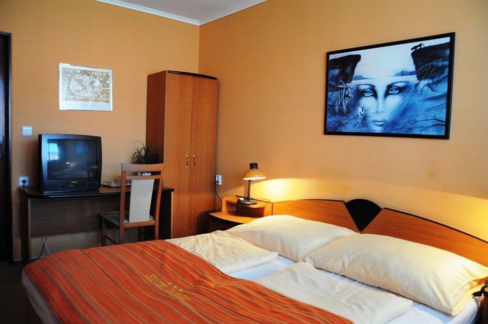 Hotel Panon Hodonín Εξωτερικό φωτογραφία