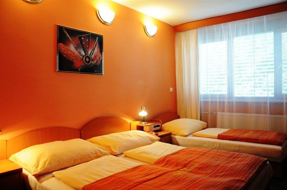 Hotel Panon Hodonín Εξωτερικό φωτογραφία