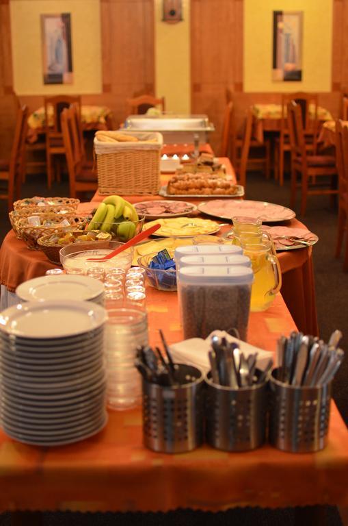 Hotel Panon Hodonín Εξωτερικό φωτογραφία