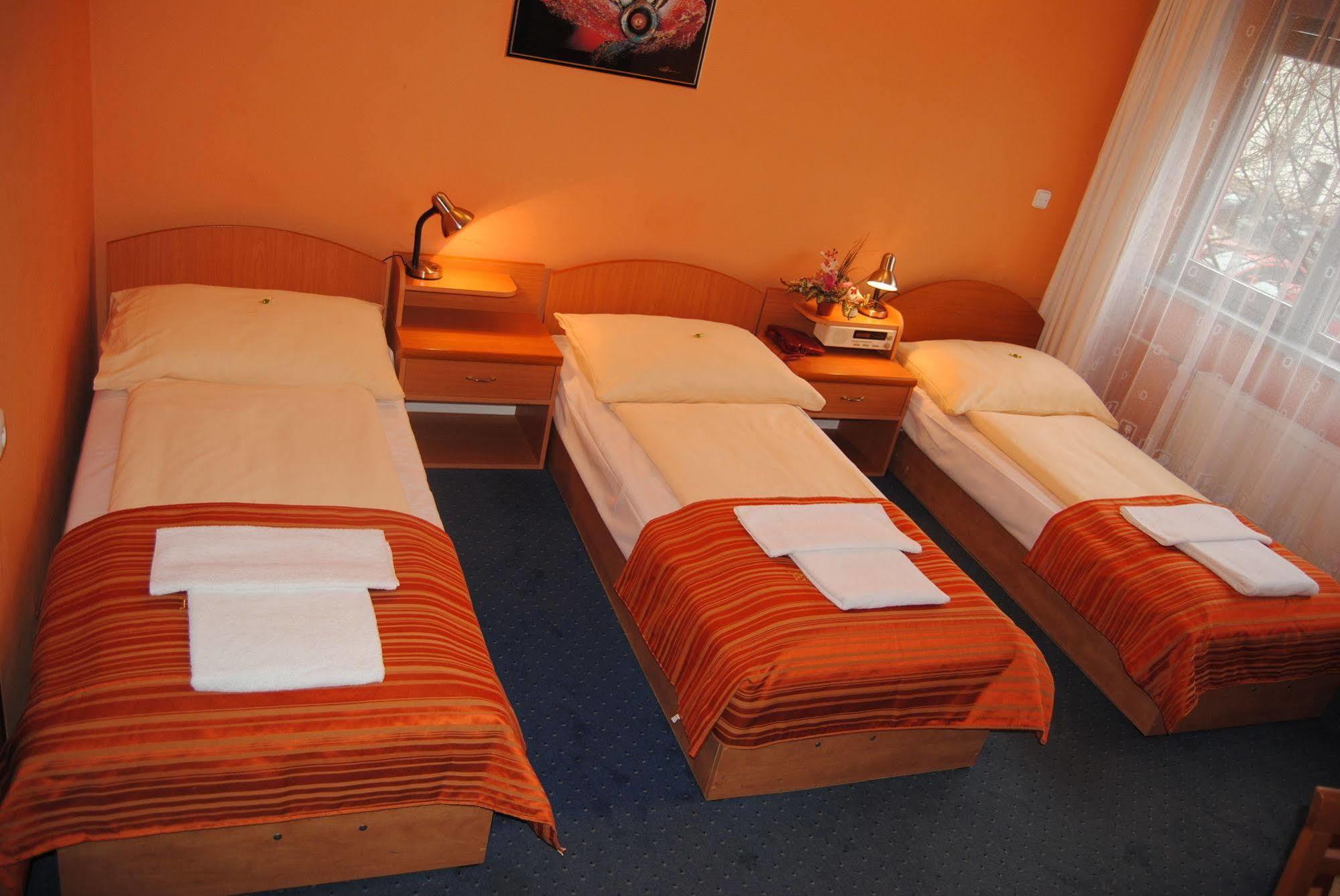 Hotel Panon Hodonín Εξωτερικό φωτογραφία