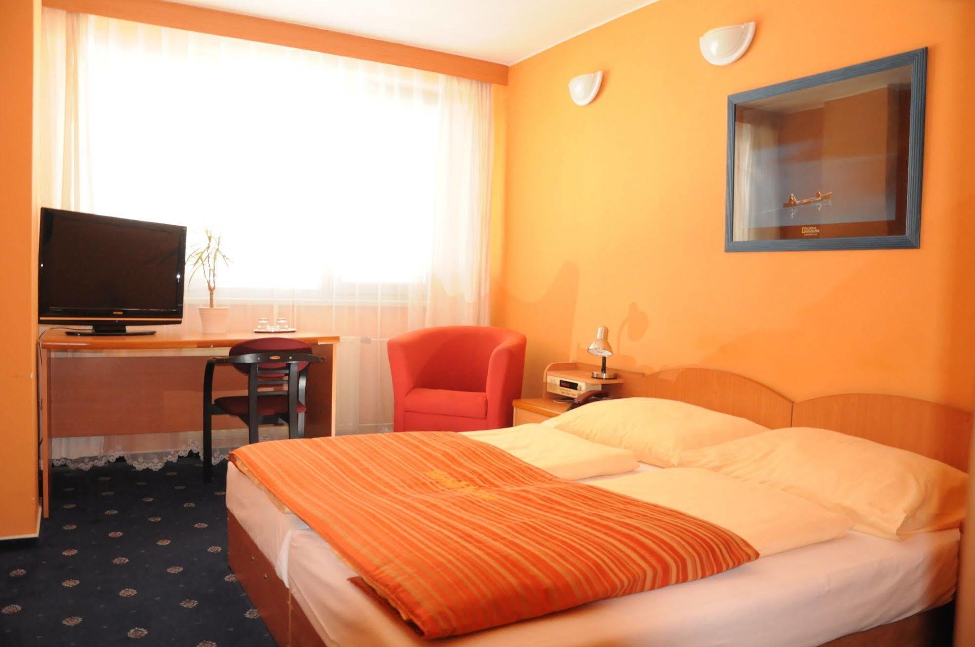 Hotel Panon Hodonín Εξωτερικό φωτογραφία