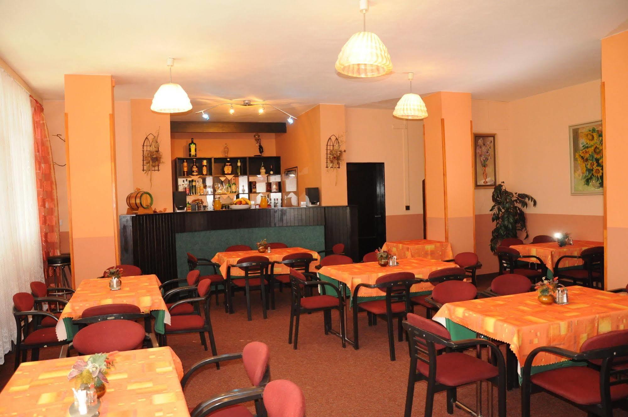 Hotel Panon Hodonín Εξωτερικό φωτογραφία